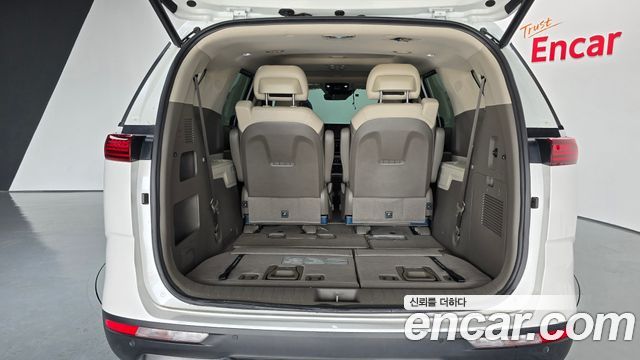 Kia Canival 2023 — photo 35