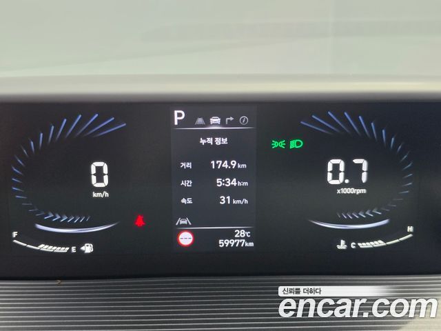 Hyundai Staria 2024 — photo 8
