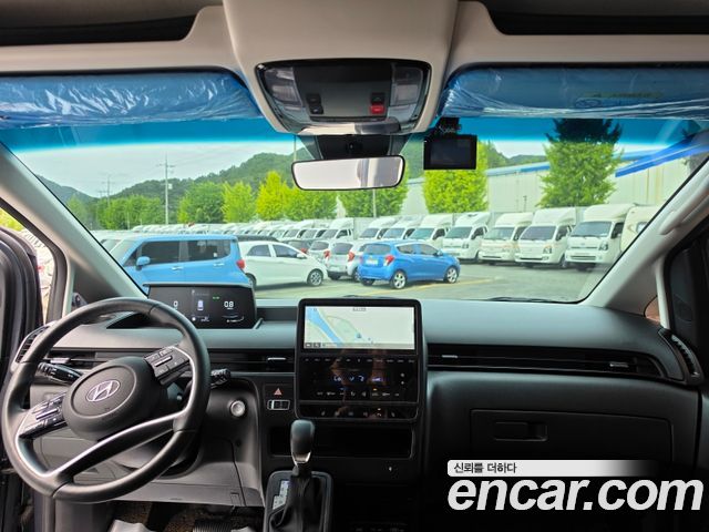 Hyundai Staria 2024 — photo 9