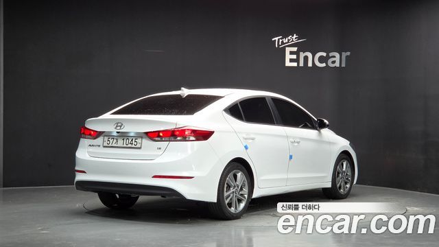 Hyundai AVANTE 2018 — photo 2
