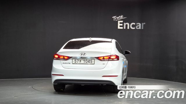 Hyundai AVANTE 2018 — photo 4