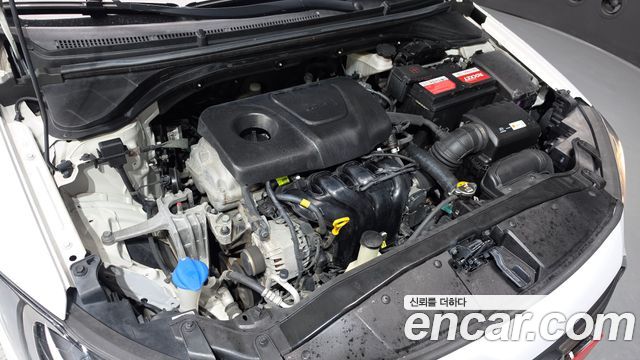 Hyundai AVANTE 2018 — photo 6