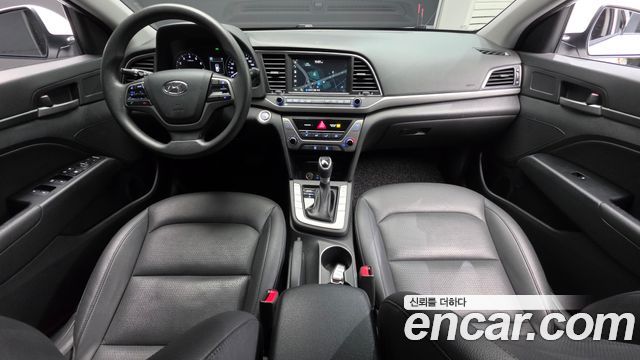 Hyundai AVANTE 2018 — photo 7