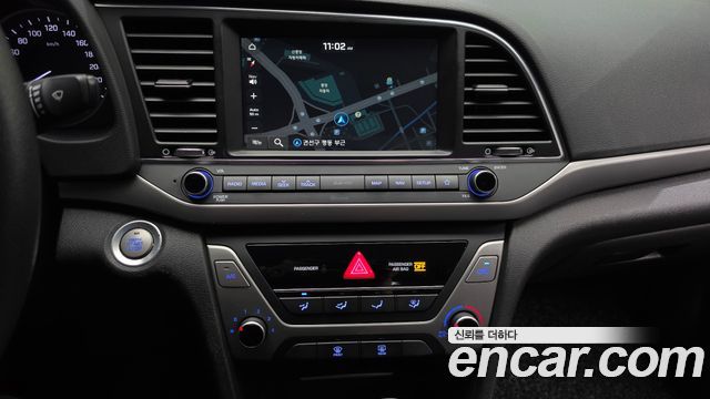 Hyundai AVANTE 2018 — photo 13