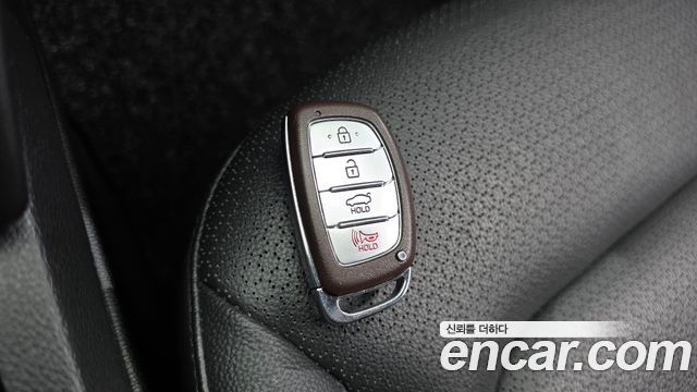 Hyundai AVANTE 2018 — photo 19