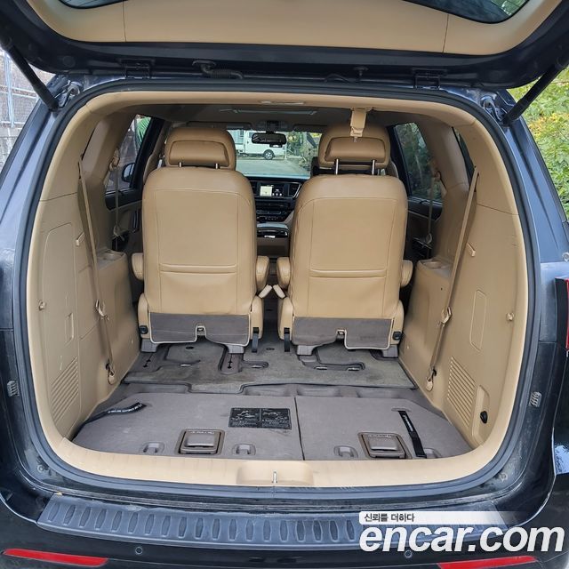 Kia Canival 2016 — photo 9