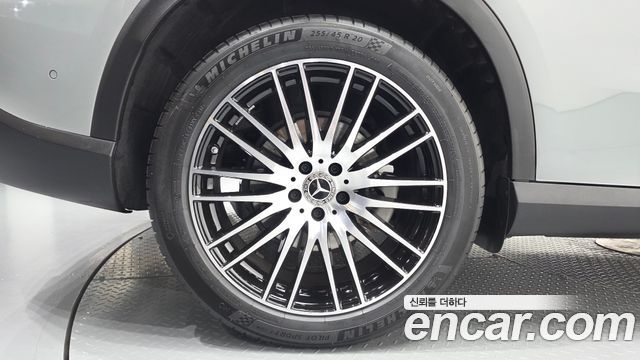 Mercedes-Benz GLC-Class 2026 — photo 5