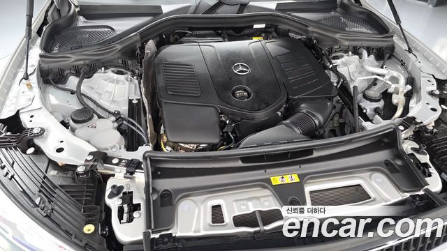 Mercedes-Benz GLC-Class 2026 — photo 6