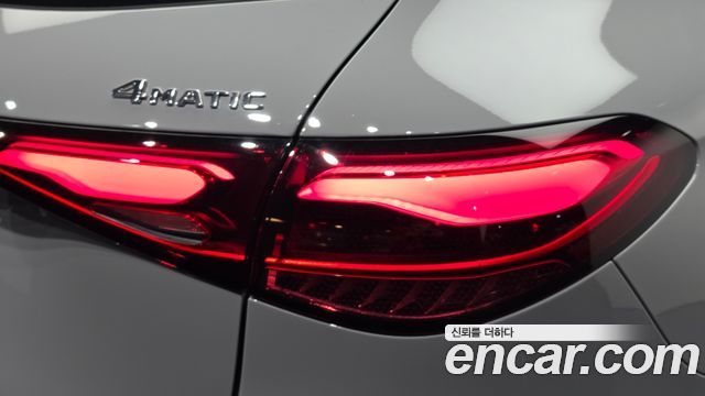 Mercedes-Benz GLC-Class 2026 — photo 9