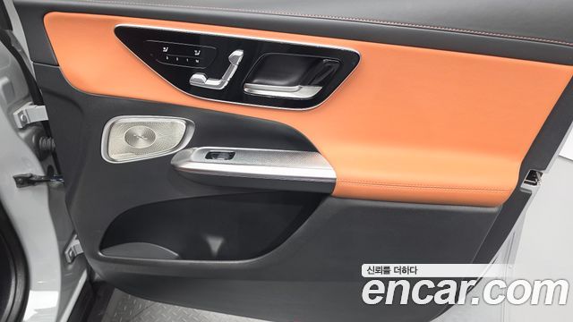 Mercedes-Benz GLC-Class 2026 — photo 14