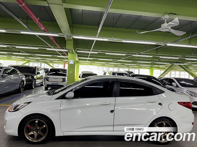 Hyundai Accent 2012 — photo 2