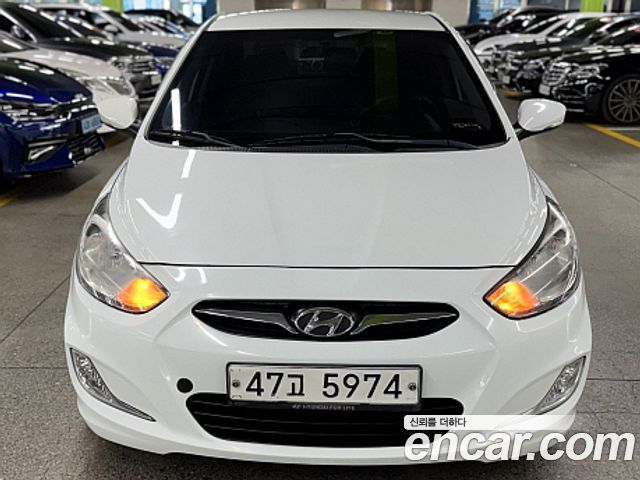 Hyundai Accent 2012 — photo 3
