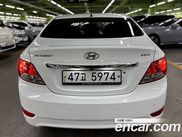 Hyundai Accent 2012 — photo 4
