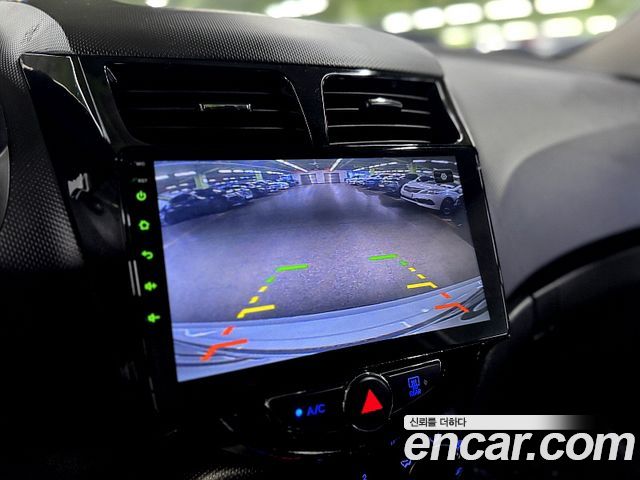 Hyundai Accent 2012 — photo 13