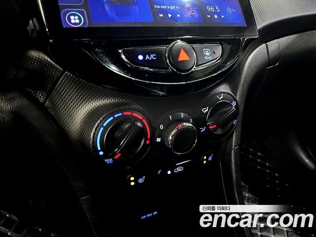 Hyundai Accent 2012 — photo 14