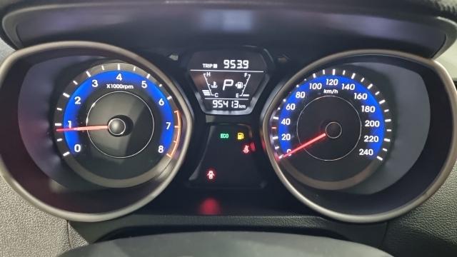 Hyundai AVANTE 2015 — photo 8