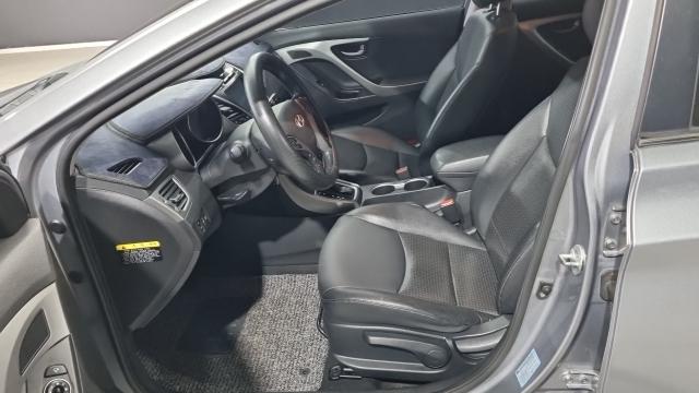 Hyundai AVANTE 2015 — photo 10
