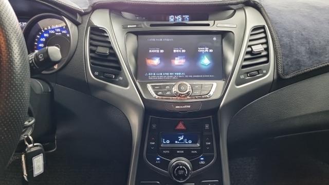 Hyundai AVANTE 2015 — photo 14