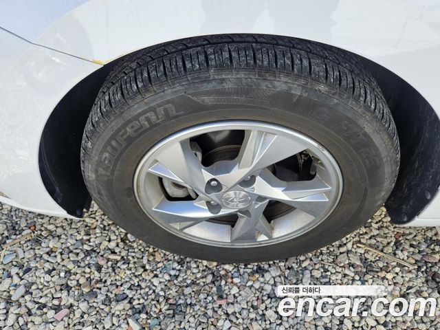 Hyundai AVANTE 2023 — photo 14