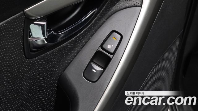 Hyundai AVANTE 2012 — photo 17