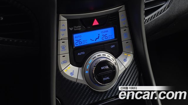 Hyundai AVANTE 2012 — photo 18