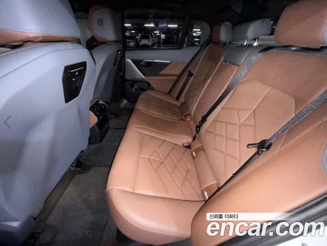 BMW 5-Series 2024 — photo 8