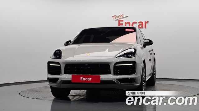 Porsche Cayenne 2023 — photo 3