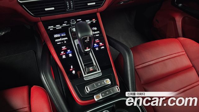 Porsche Cayenne 2023 — photo 12