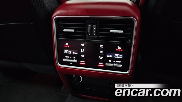 Porsche Cayenne 2023 — photo 25