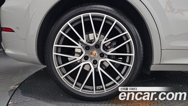 Porsche Cayenne 2023 — photo 7