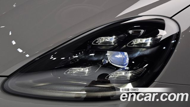 Porsche Cayenne 2023 — photo 8