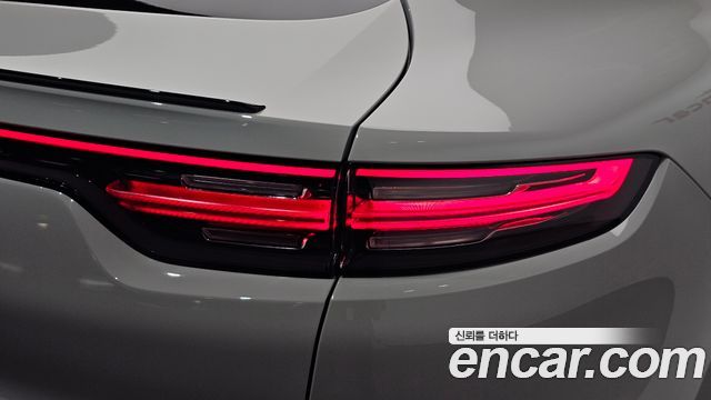 Porsche Cayenne 2023 — photo 9