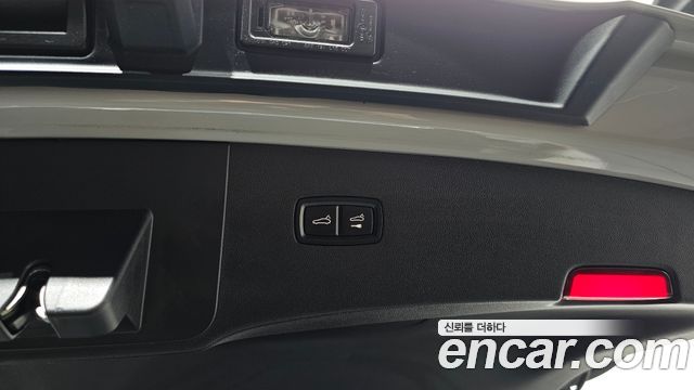 Porsche Cayenne 2023 — photo 27