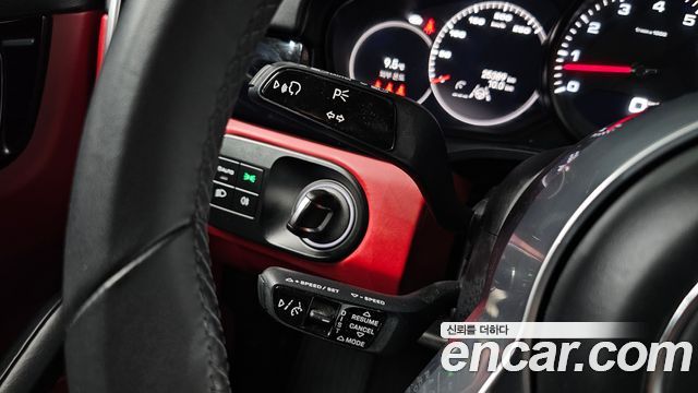 Porsche Cayenne 2023 — photo 35