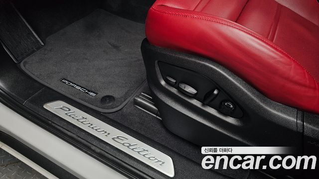 Porsche Cayenne 2023 — photo 37