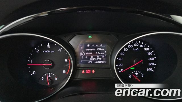Kia Canival 2015 — photo 11