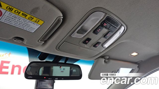 Kia Canival 2015 — photo 26