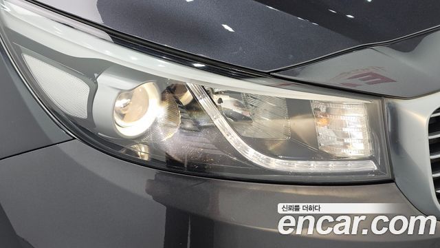 Kia Canival 2015 — photo 8