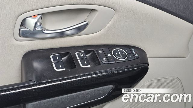 Kia Canival 2015 — photo 29