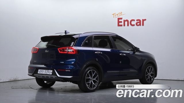 Kia Niro 2018 — photo 2