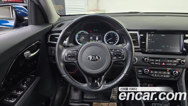 Kia Niro 2018 — photo 13