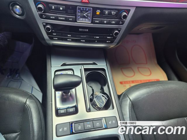 Genesis G80 2020 — photo 17
