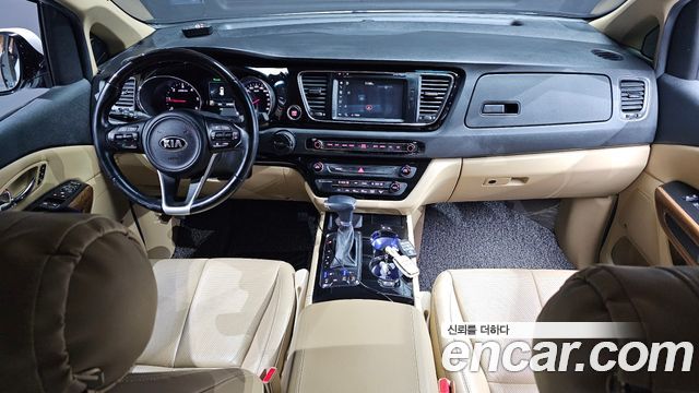 Kia Canival 2018 — photo 7