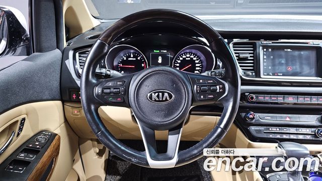 Kia Canival 2018 — photo 13