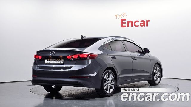 Hyundai AVANTE 2018 — photo 2