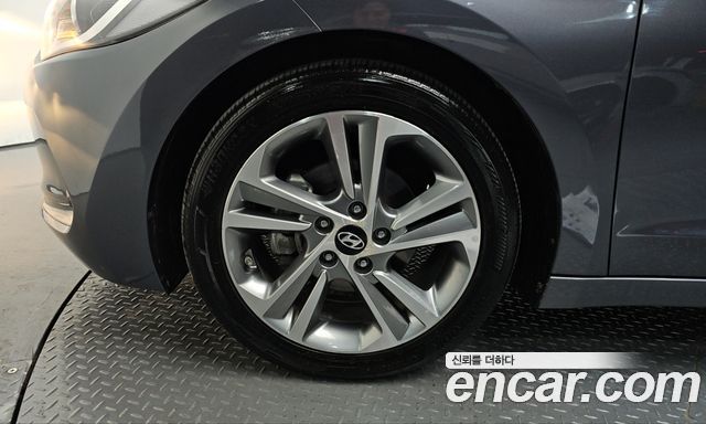 Hyundai AVANTE 2018 — photo 5