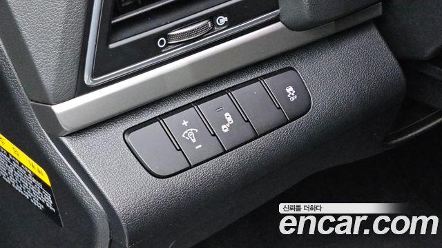 Hyundai AVANTE 2018 — photo 20
