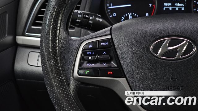 Hyundai AVANTE 2018 — photo 21