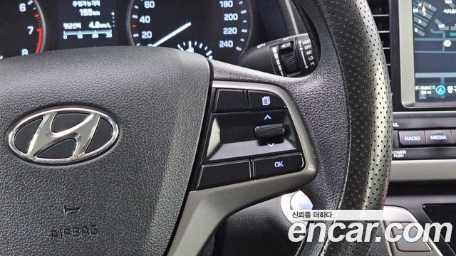 Hyundai AVANTE 2018 — photo 22