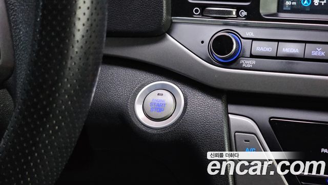 Hyundai AVANTE 2018 — photo 26